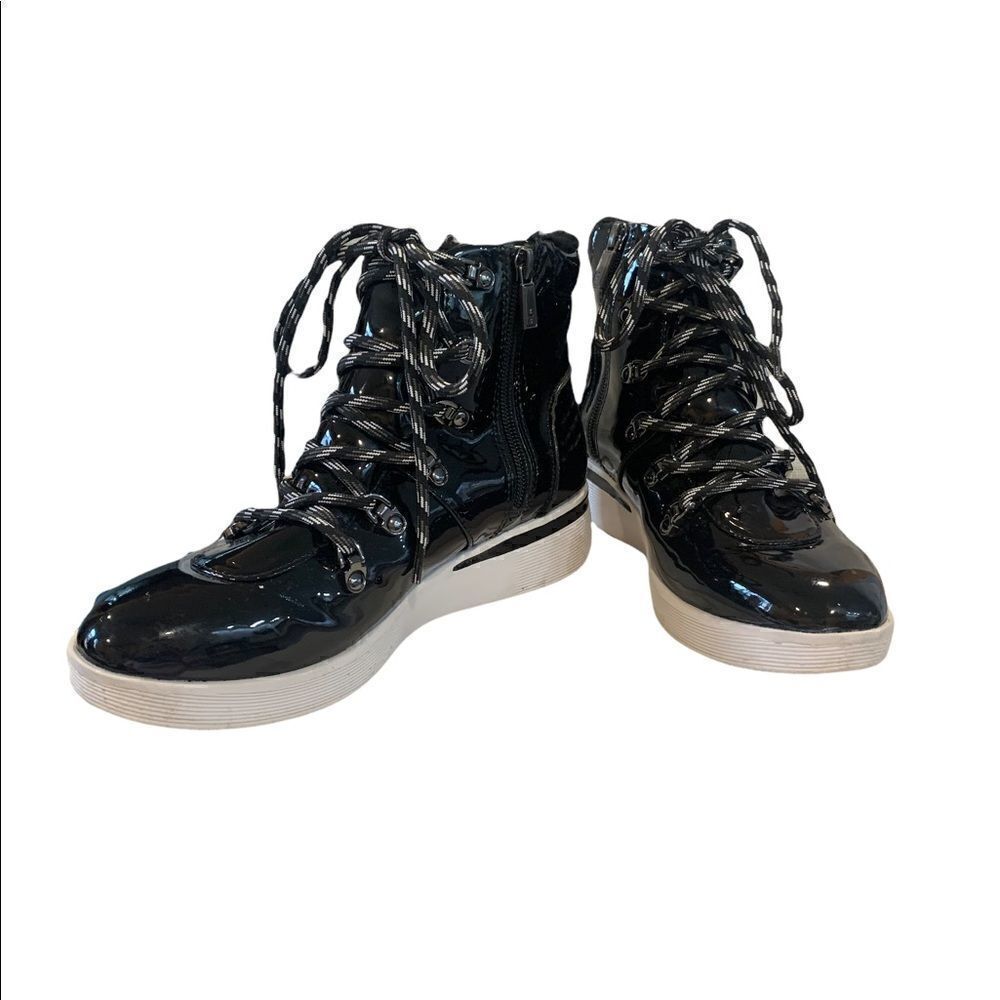 Kenneth Cole Reaction Sneakers HUMALONGS Patent Leather High Top Side Zip, EUC 7
